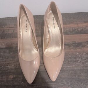 Bandolino Nude Faux Patent Leather Pointed Toe Pumps Size 9